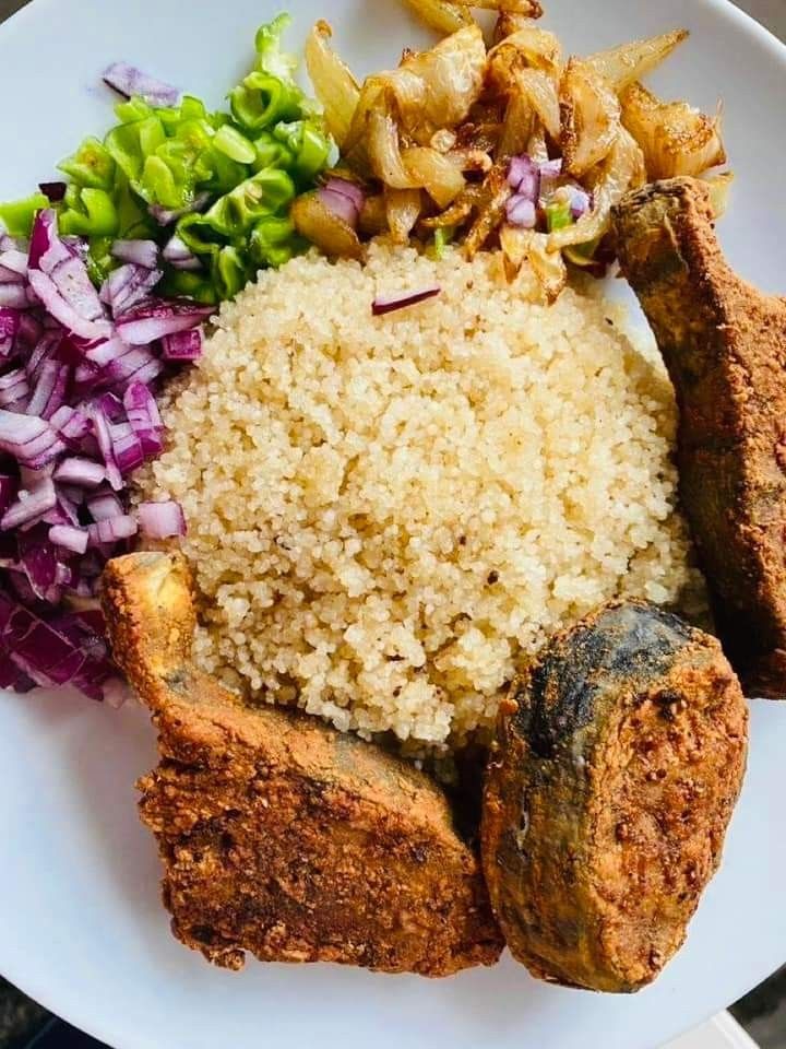 Garba Gourmand présenté sur une assiette moderne